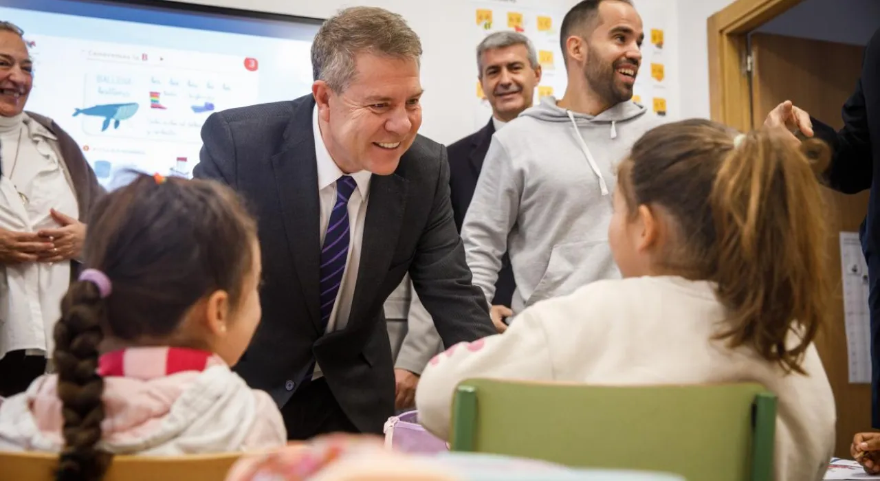 Artículo del presidente García-Page con motivo del Día Internacional de la Educación: La educación, un «bien verdadero»
