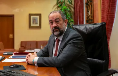 Rector UCLM. Julián Garde.
